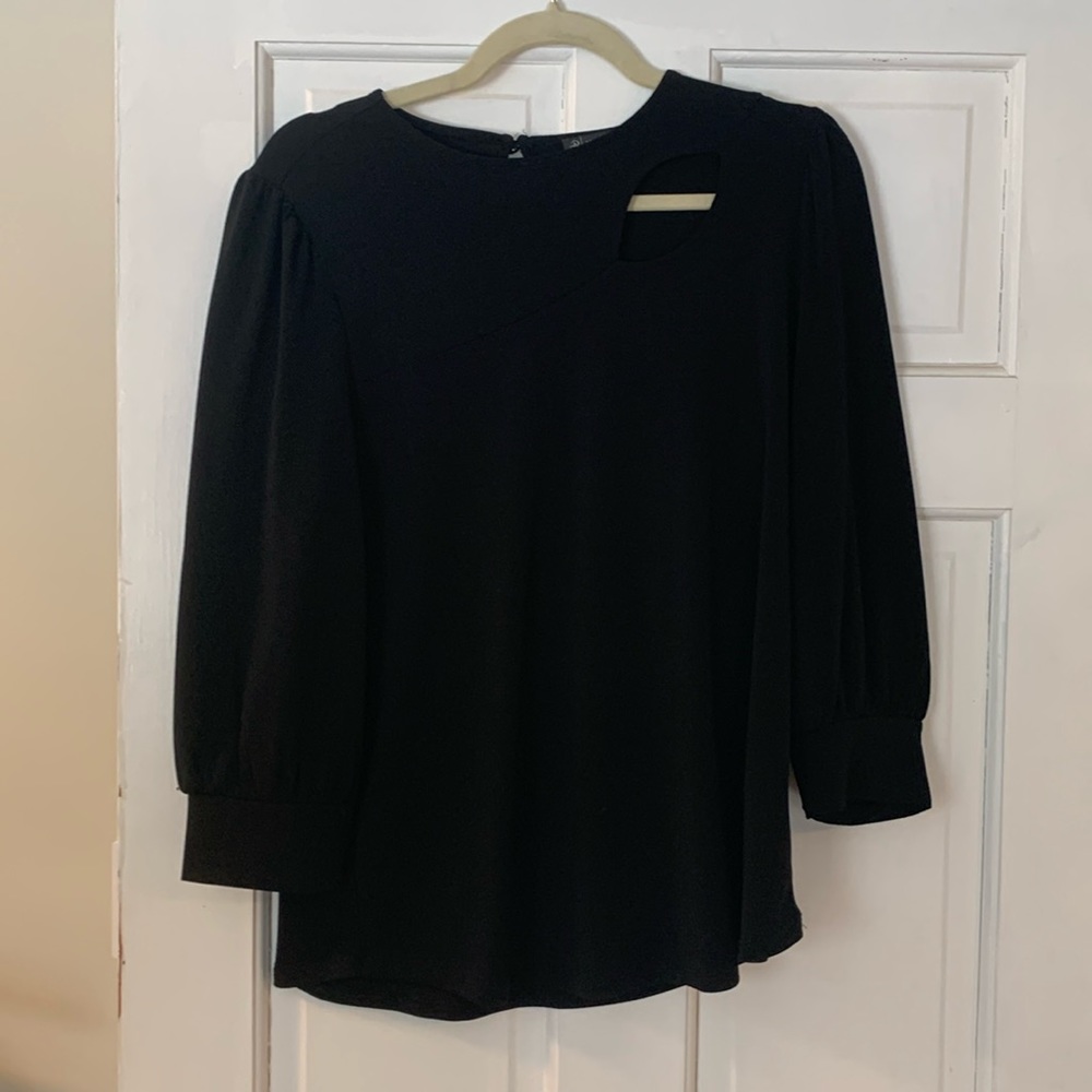 EUC Adrianna Pappell long sleeve blouse.